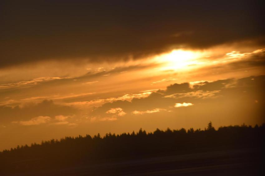 Alaska golden sunset 2024 10 17 07 52 31 utc