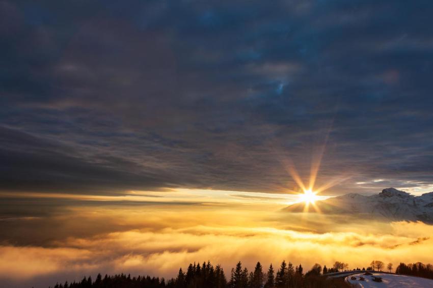 Sunset in mountain 2024 12 06 22 53 52 utc