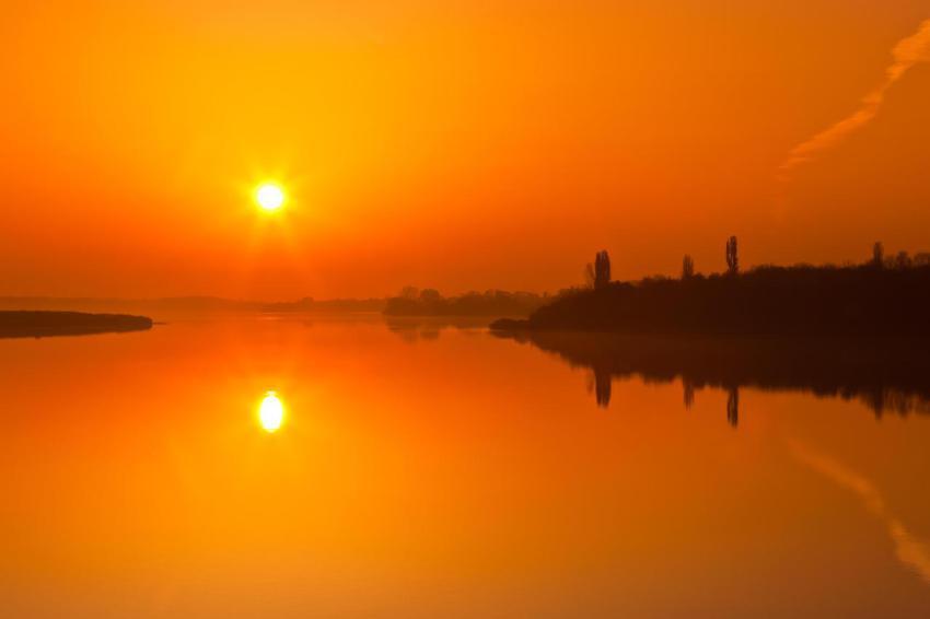 Sunrise lake 2024 09 21 23 56 55 utc