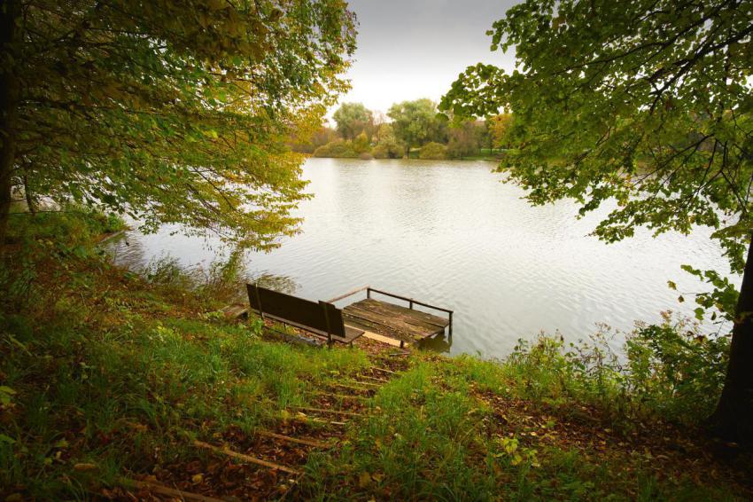 Autumn lake 2024 09 14 21 50 05 utc
