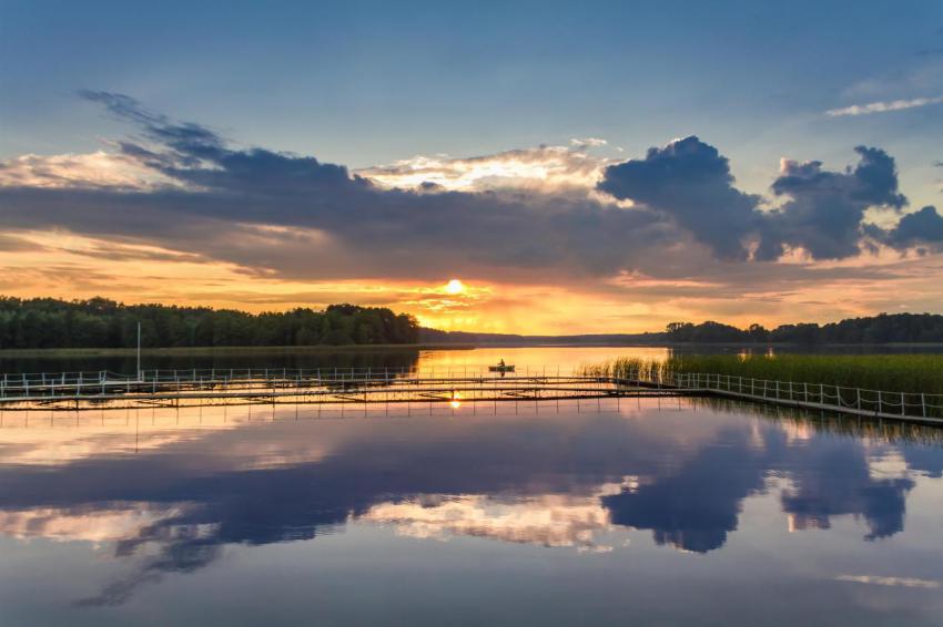 Beautiful sunset at the lake with dynamic sky in s 2023 11 27 05 04 11 utc