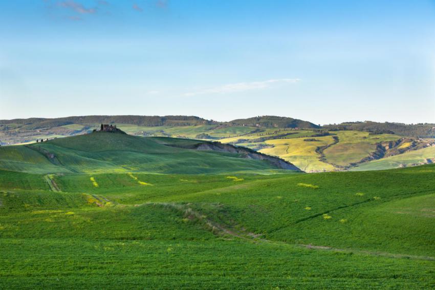 Light and shadows on tuscan hills 2024 12 16 04 53 47 utc