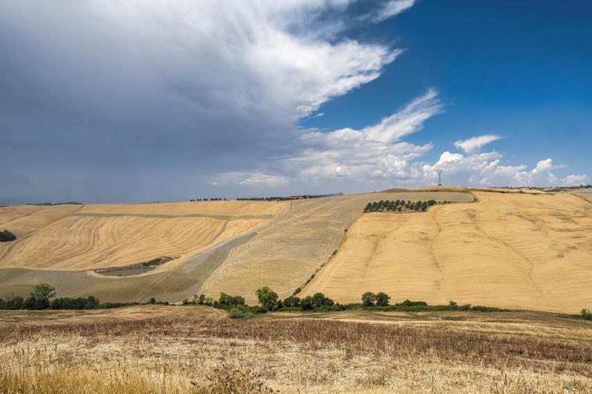 Tuscany the road from asciano to siena 2023 11 27 05 11 10 utc