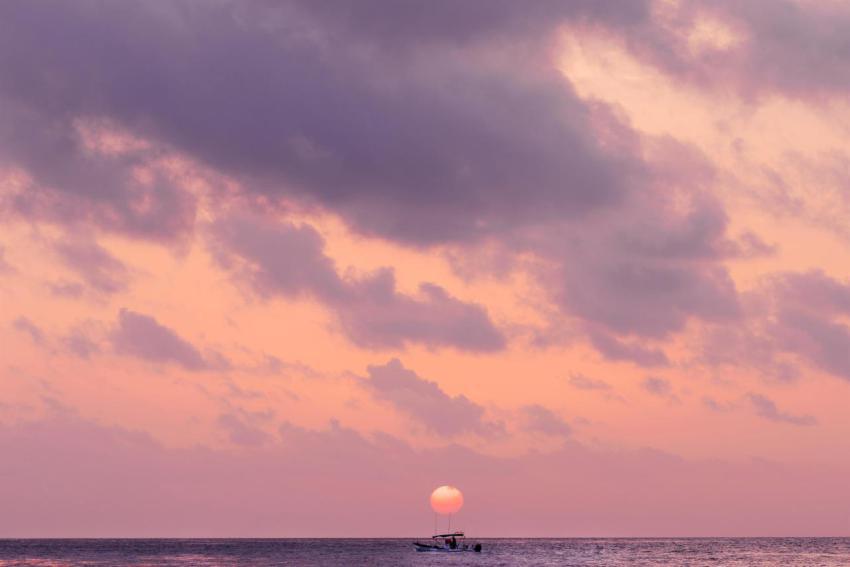 Sunrise in the beach 2024 05 27 03 03 51 utc