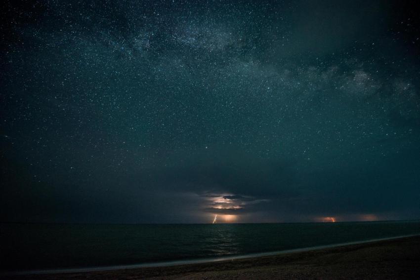 Starry night with thunderstorm and lightning over 2024 05 30 05 38 28 utc