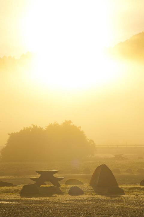 Sunrise behind tent s at otto s macdonald departme 2024 09 12 05 03 49 utc